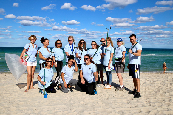 4.23.19 Employee Earth Day Beach Clean-Up _LE_ 6