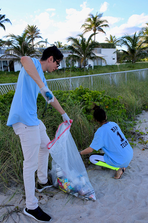 4.23.19 Employee Earth Day Beach Clean-Up _LE_ 44