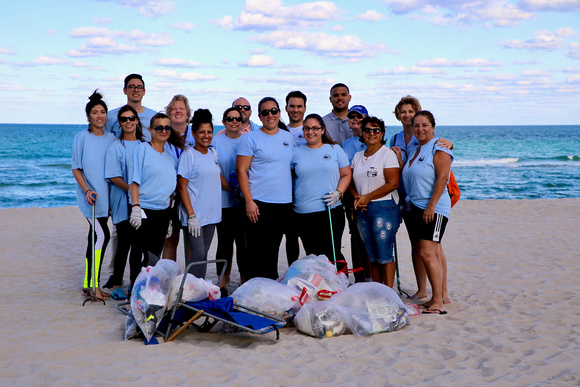 4.23.19 Employee Earth Day Beach Clean-Up _LE_ 63