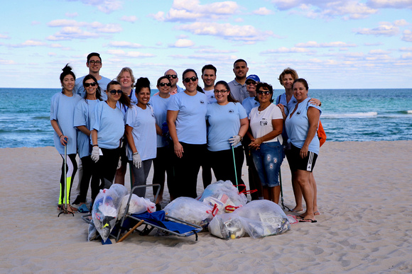 4.23.19 Employee Earth Day Beach Clean-Up _LE_ 64