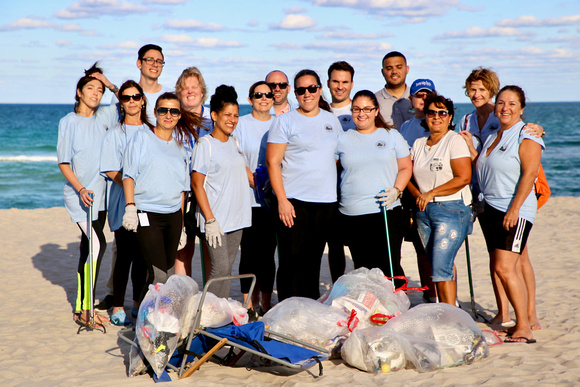 4.23.19 Employee Earth Day Beach Clean-Up _LE_ 66