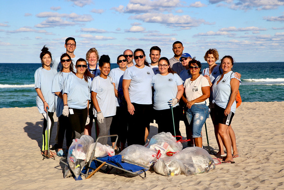 4.23.19 Employee Earth Day Beach Clean-Up _LE_ 68