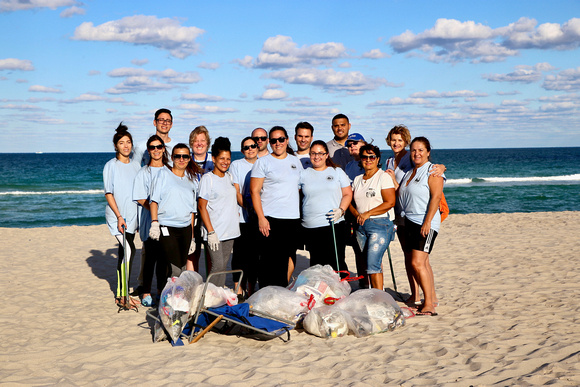 4.23.19 Employee Earth Day Beach Clean-Up _LE_ 69