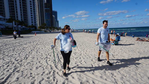 Employee Beach Cleanup 4.22.19 _MCT_ 3
