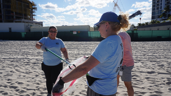 Employee Beach Cleanup 4.22.19 _MCT_ 4